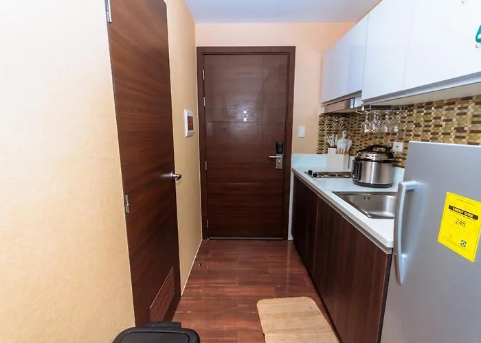 The Kings Luxury 1br Makati Ayala Gym Swim Parking Fast Internet 3058 *