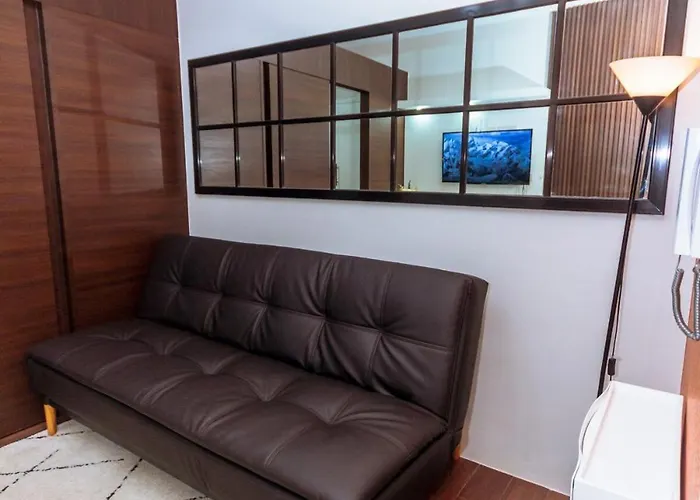 Apartment The Kings Luxury 1br Makati Ayala Gym Swim Parking Fast Internet 3058