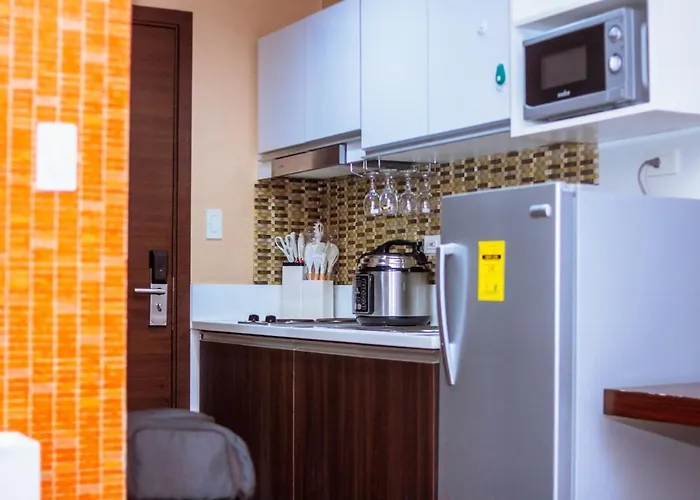 The Kings Luxury 1br Makati Ayala Gym Swim Parking Fast Internet 3058