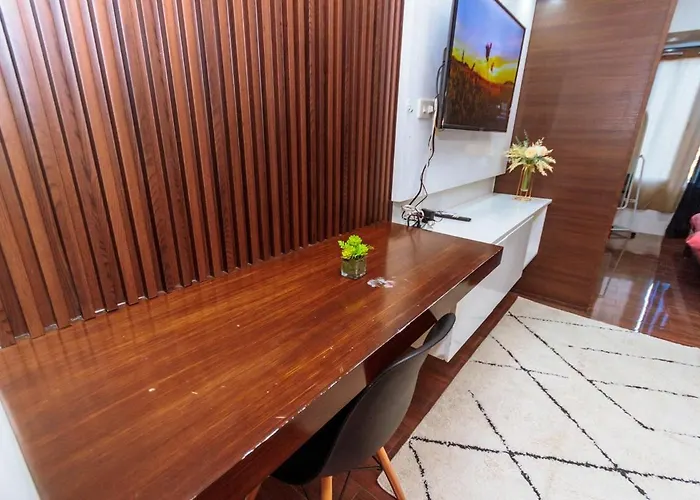 The Kings Luxury 1br Makati Ayala Gym Swim Parking Fast Internet 3058 Apartment *