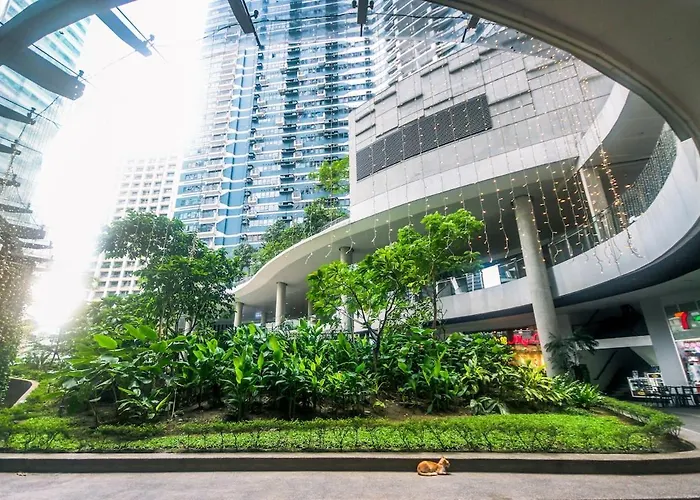 The Kings Luxury 1br Makati Ayala Gym Swim Parking Fast Internet 3058