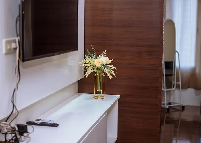 The Kings Luxury 1br Makati Ayala Gym Swim Parking Fast Internet 3058 Apartment Manila
