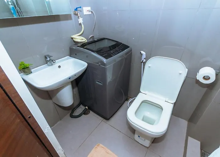 The Kings Luxury 1br Makati Ayala Gym Swim Parking Fast Internet 3058 Manila