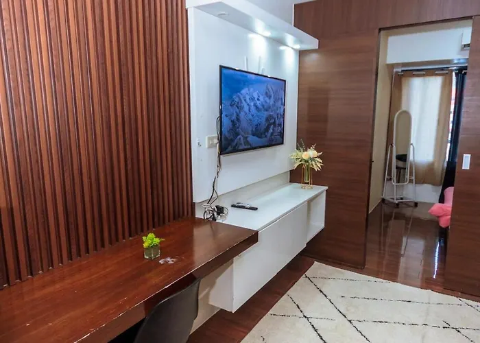 Apartment The Kings Luxury 1br Makati Ayala Gym Swim Parking Fast Internet 3058